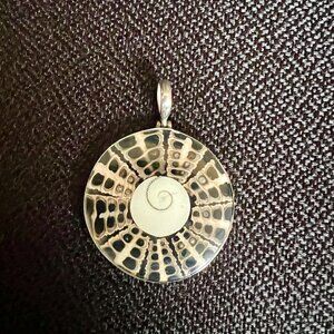 Silver Sea Shell Pendent - New